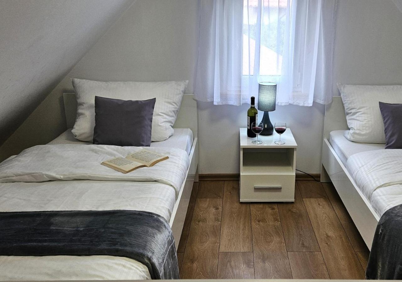 Villa Pod Kamieniem Trzebiel Exterior foto